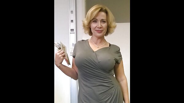 Симпатична и едноставно прекрасна девојка Габи Вега цица вкочанета алатка